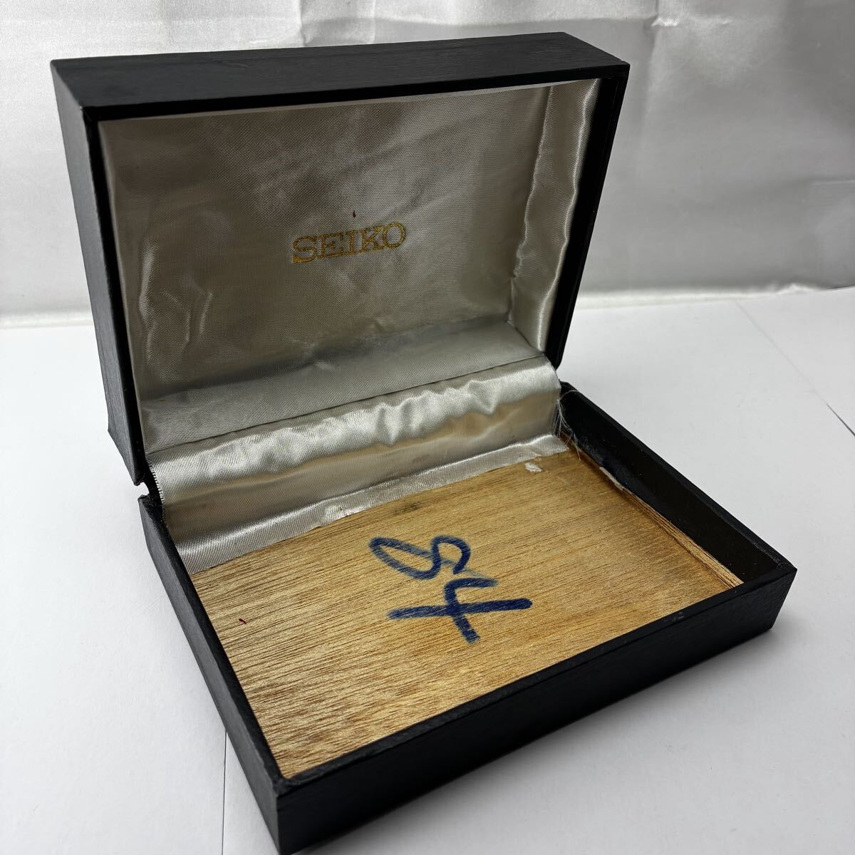 【現状品】SEIKO セイコー 腕時計用 化粧箱 空箱 黒色レザー調仕上げ 台座なし 中身なし 内側書き込みあり 当時物 ヴィンテージ時計ケース