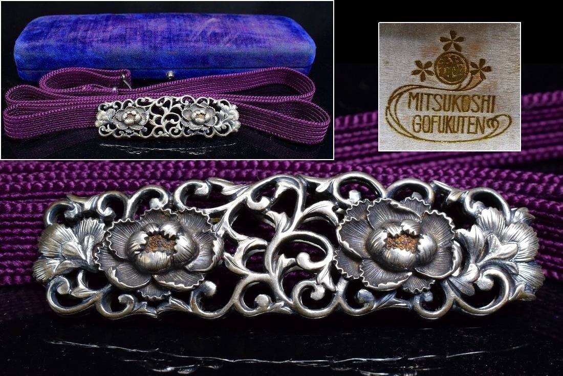優品 三越 大型金工 銀製 帯留『牡丹』透彫細工 7.25cm×2.13cm 20g 和装小物 ケース付