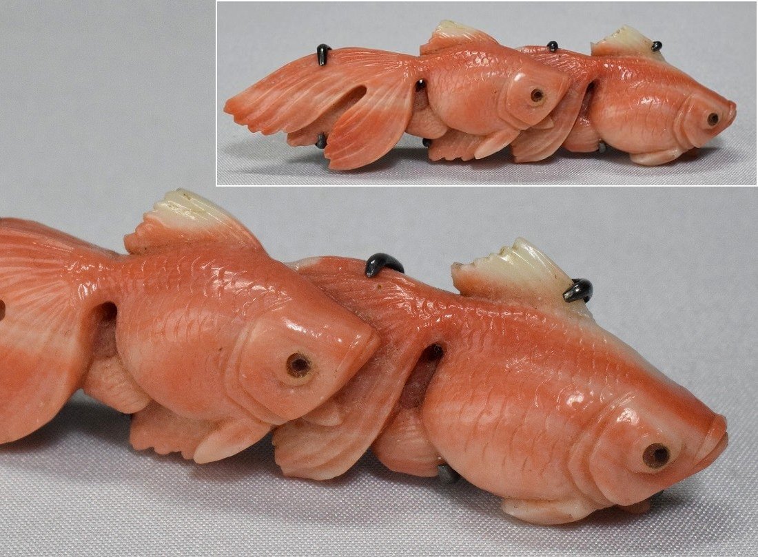 天然 本珊瑚 サンゴ金魚彫刻 銀金具 帯留め 横6.2cm アンティーク 和装小物