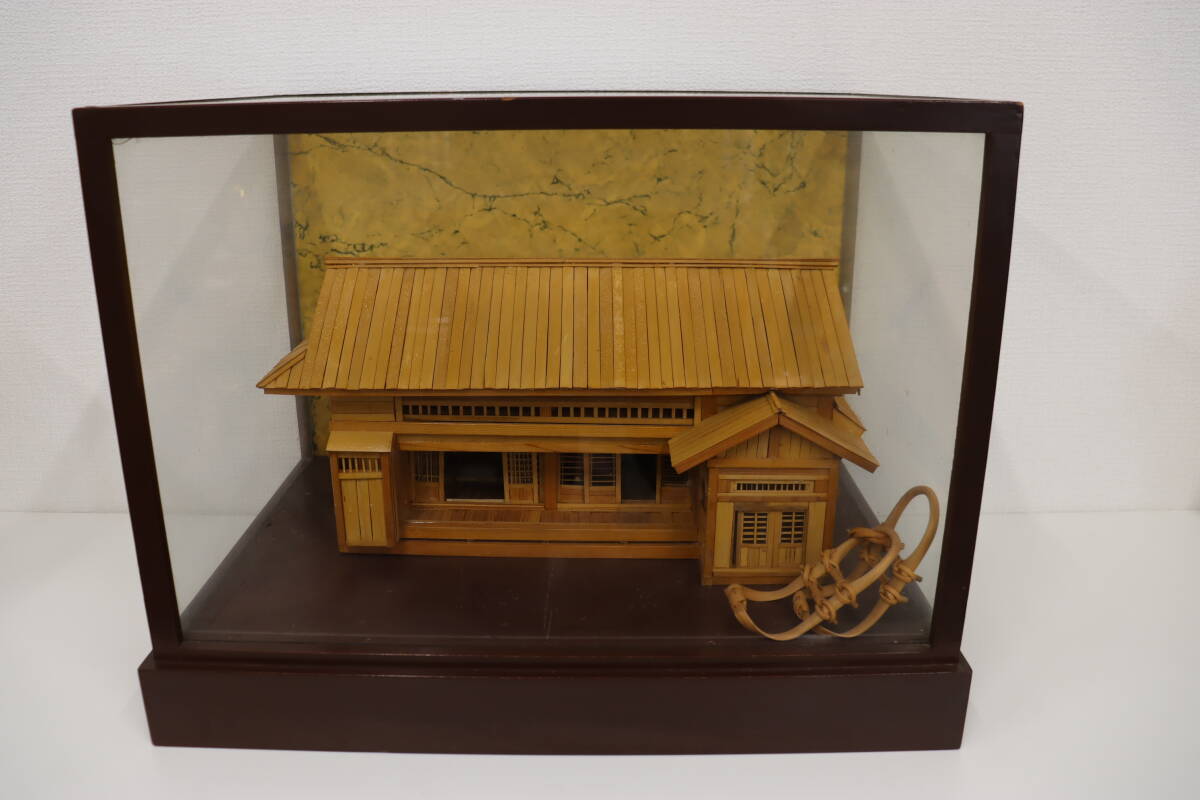 精巧 木製 建築模型 古民家 ジオラマ 日本家屋 横幅48cm ミニチュア 伝統建築 置物 インテリア ケース付き 当時物 現状品 激安1円スタート