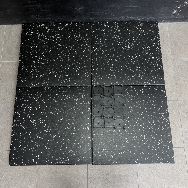未使用品 GYM ラバーマット 4枚セット ゴムマット 50x50x2cm 筋トレ 衝撃吸収 トレーニングマット/900939
