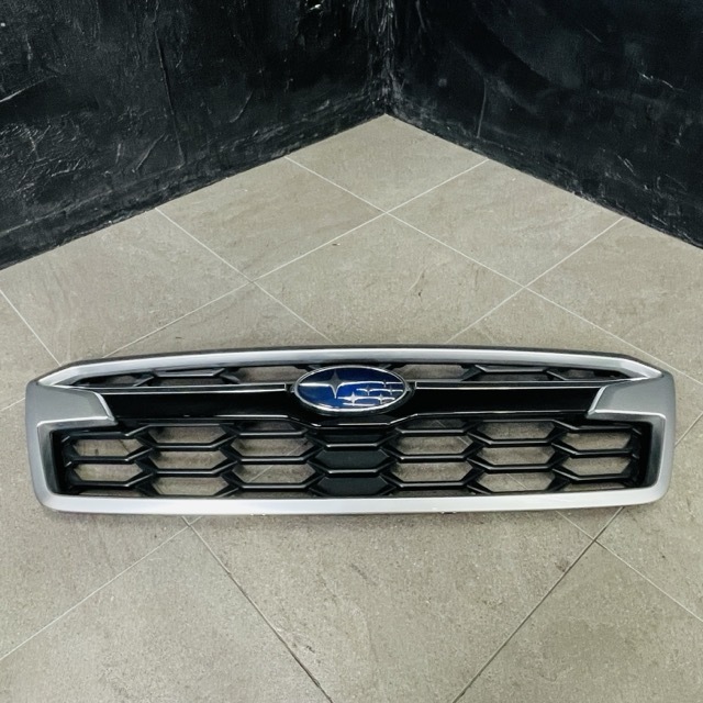 美品 純正 スバル XV GTE Advance フロントグリル ラジエーターグリル 【中古】カー用品 /517396