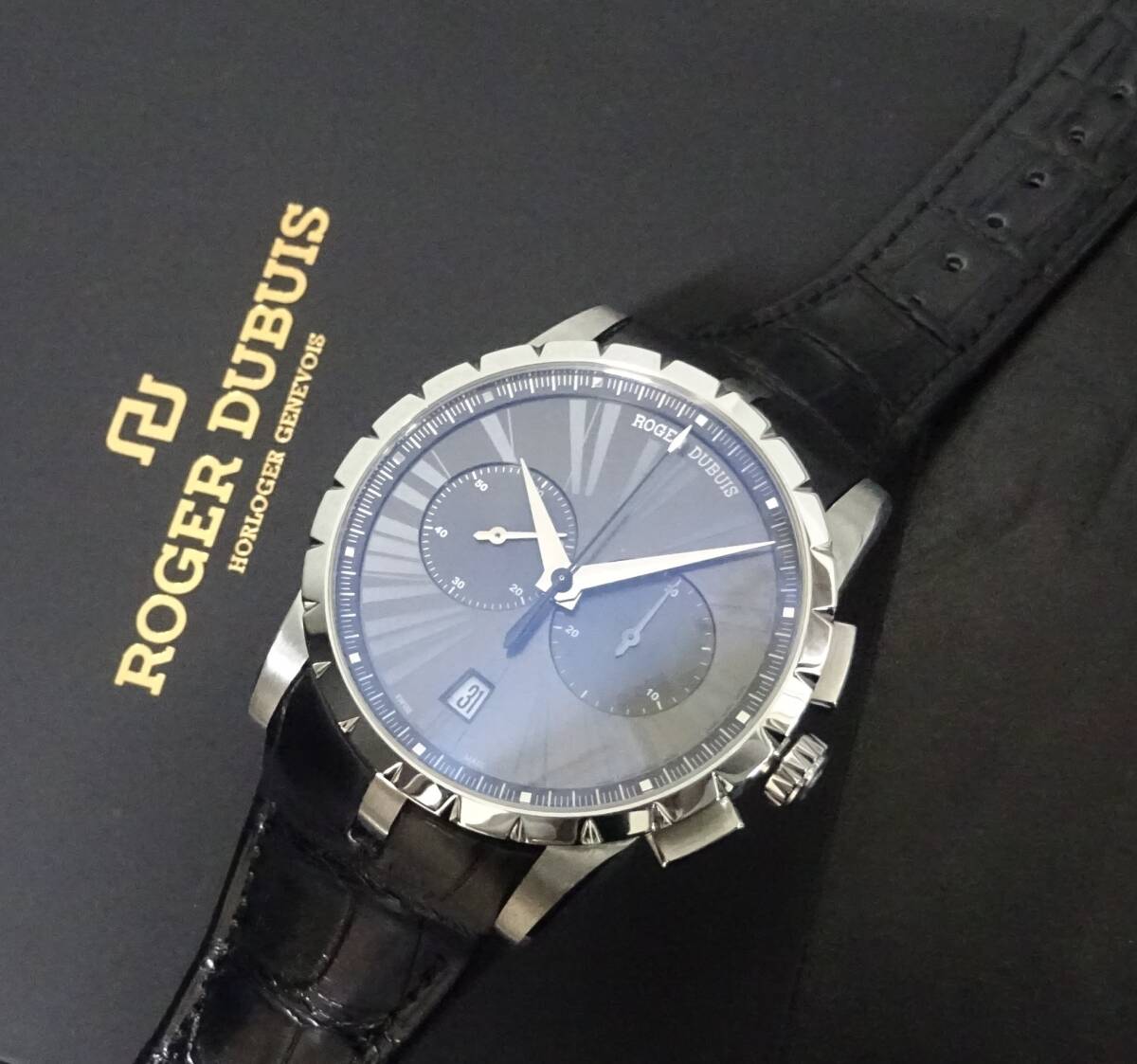 美品 2023年正規OH実施 ROGER DUBUIS ロジェデュブイ エクスカリバー 42 クロノグラフ DBEX0387 自動巻 国際保証書あり純正内外箱あり 本物