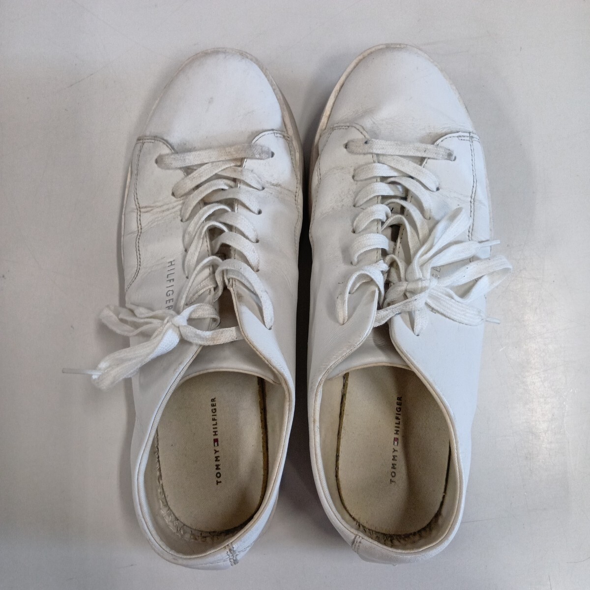 セア6/TOMMY HILFIGER/トミーヒルフィガー/Modern Lightweight Leather/スニーカー/ホワイト/28cm/中古品/現状品/2022年5月製造/セア