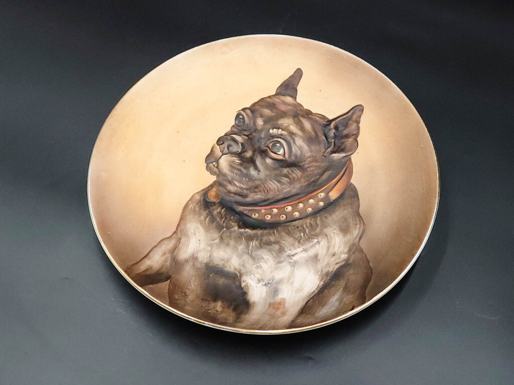 R-089209　オールドノリタケ(NORITAKE) ヤジロベー印 モールド フレンチブルドッグ 飾皿 犬 動物画 プレート 大皿 洋食器 金彩 浮き彫り