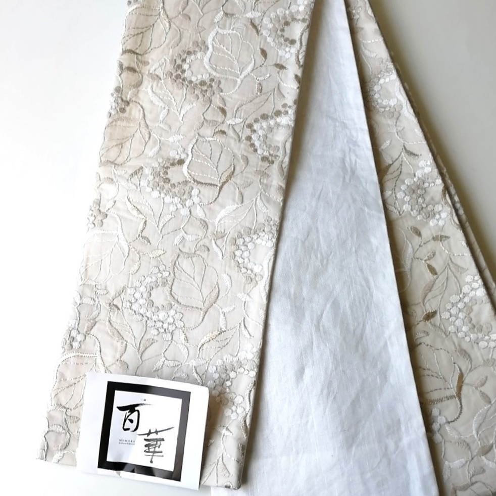 半巾帯　長尺　綿　麻　浴衣　おしゃれの着物に 百華　MOMOKA　刺繍　ボタニカル　草花　ベージュ×白