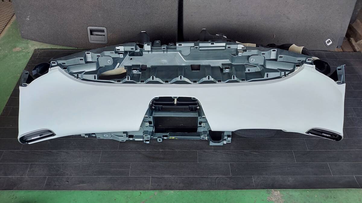即決 トヨタ プリウス PHV ZVW52 2020年 純正 ダッシュボード ダッシュパネル インストルメントパネル インパネ 55302-47121W 中古