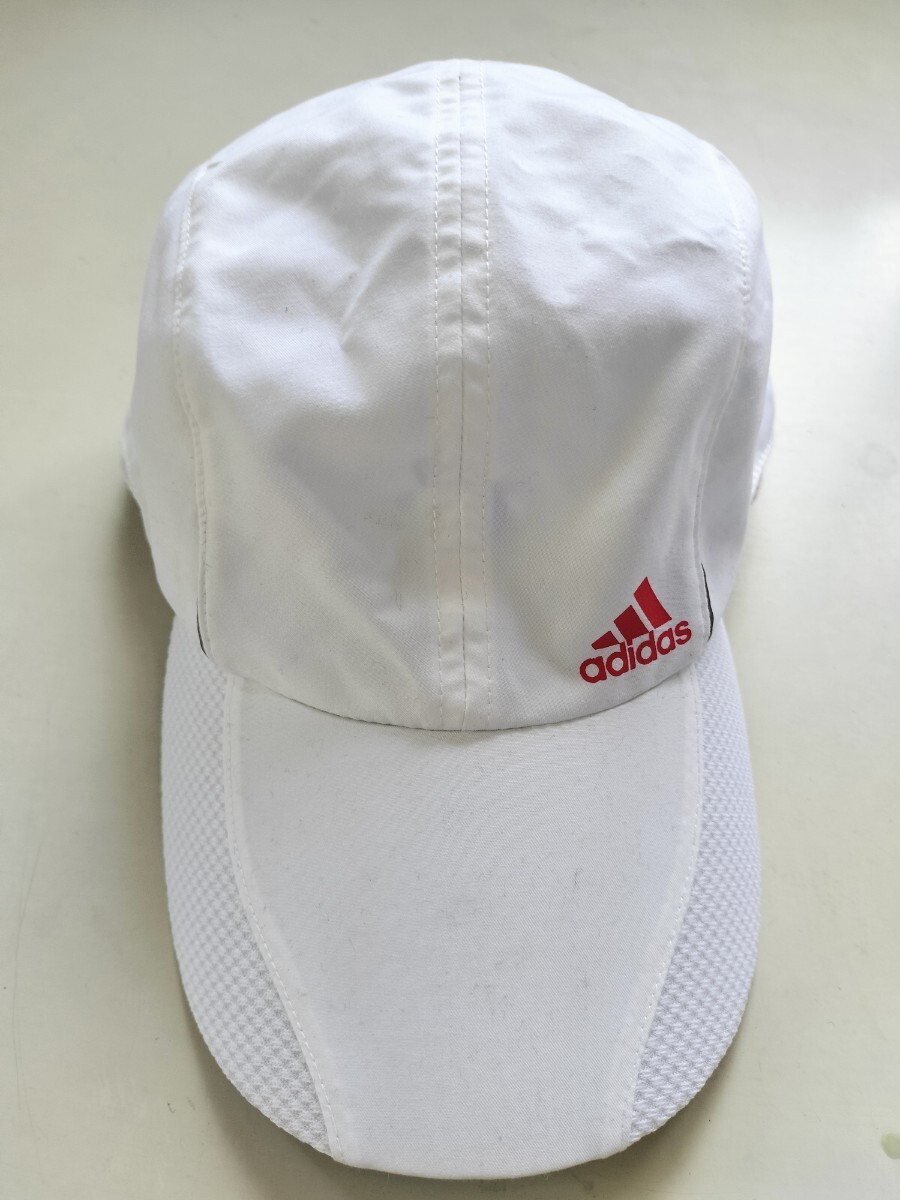 【未使用に近い】adidas アディダス スポーツキャップ ホワイト ロゴ刺繍 ランニング ゴルフ