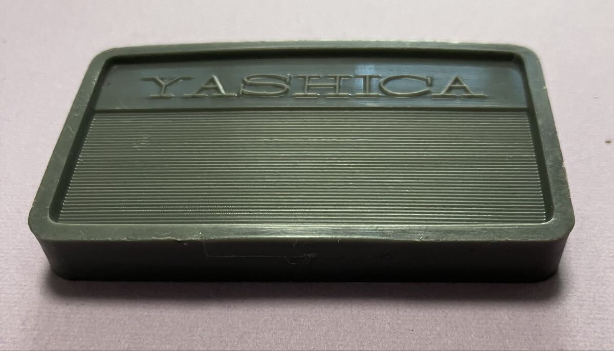 YASHICA ヤシカ ロゴ入り かぶせ式 レンズキャップ 樹脂製 