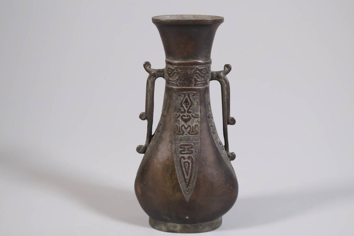 【和】(A4877)　時代古作　唐物古玩　古銅耳付花生　花瓶　唐銅　饕餮文　明