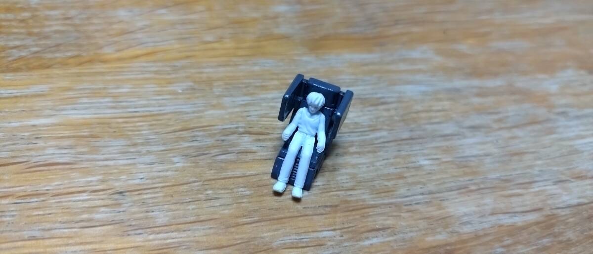 PG ウイングガンダム　ゼロカスタム　ヒイロ　コクピット座席　ガンプラジャンク