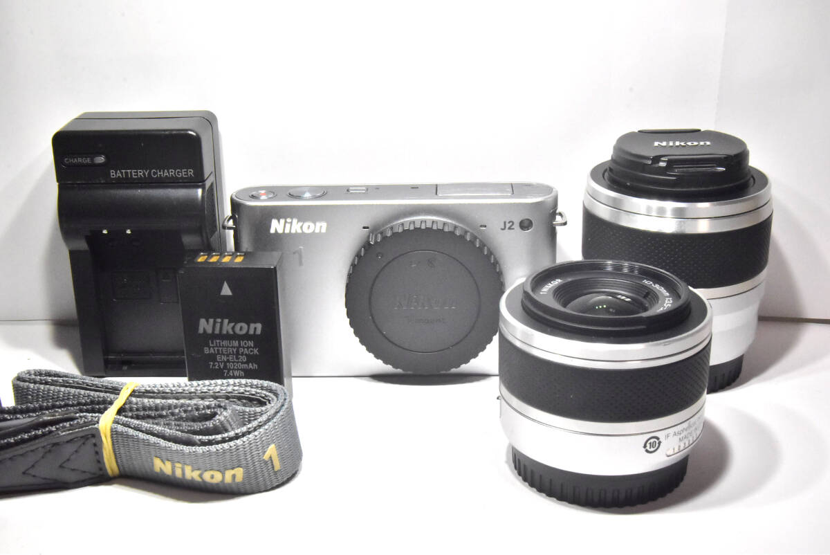 ☆Nikon1 J2 +ダブルズームレンズ付+バッテリー+充電器付き☆★