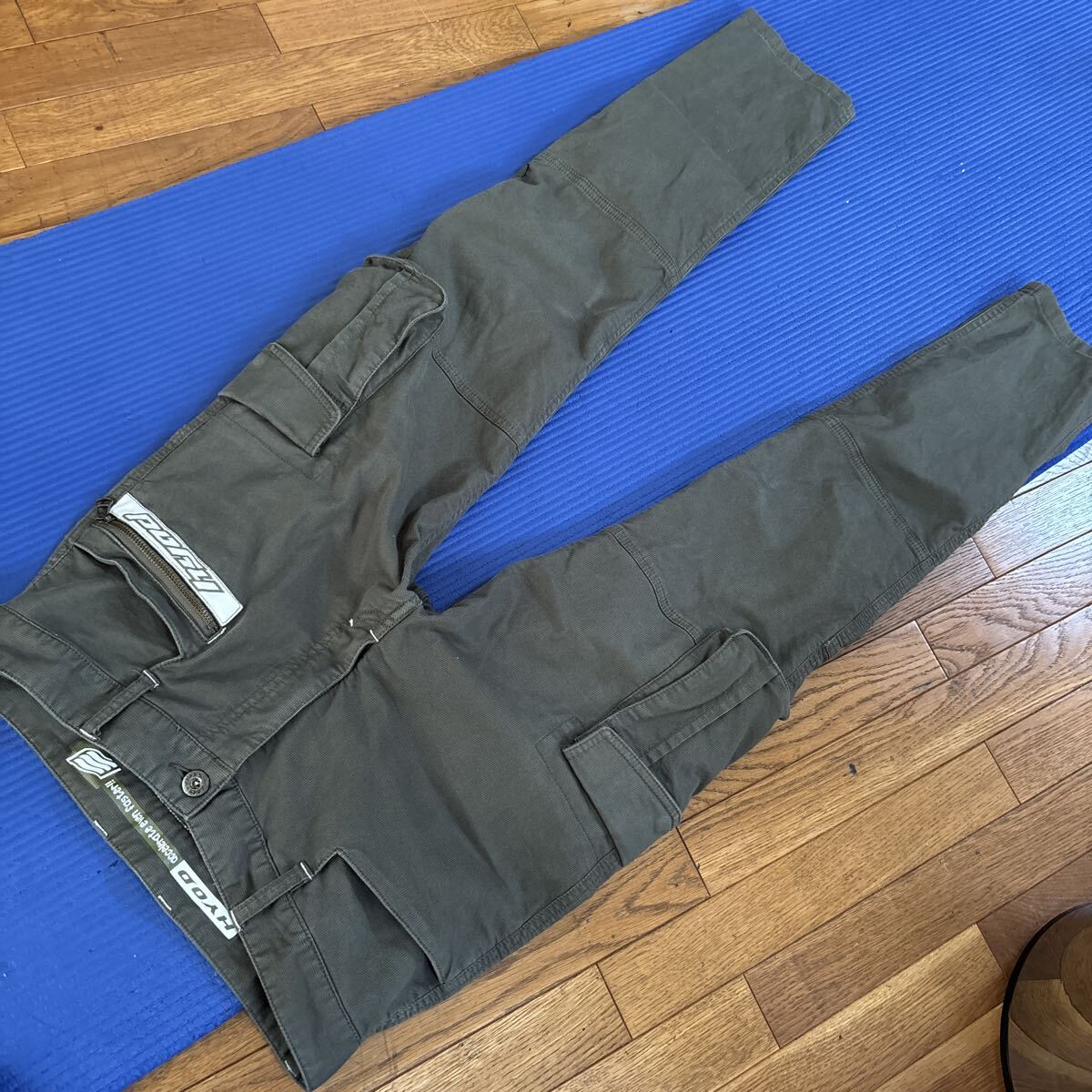 ◆HYOD HYD547D D3O テーパードカーゴパンツ カーキ 32(81)inchサイズ USED品◆膝プロテクターなし　裾上げ(78)