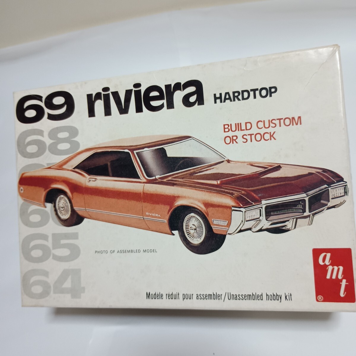 一部組み立て、お手付き品　AMT 1/25 1969 Buick Riviera Hardtop プラモデル