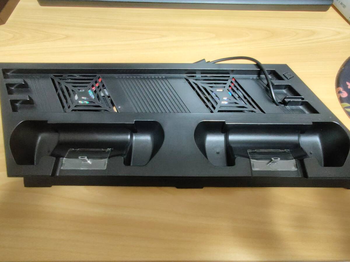 垂直スタンド冷却ファン コントローラ充電器 ゲームアクセサリー　PS4　プロ用