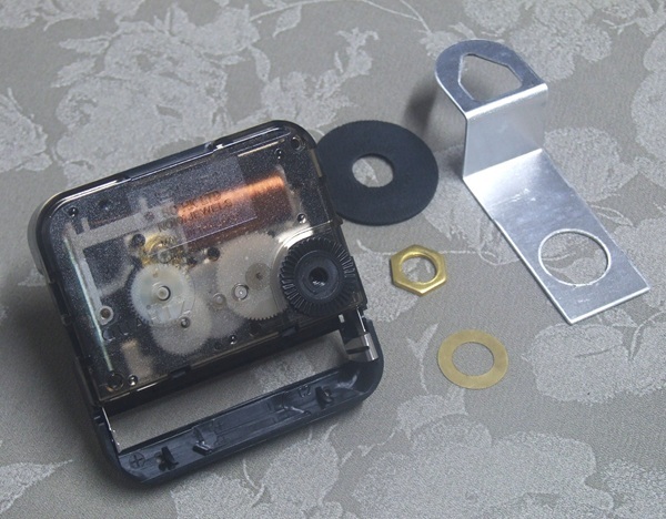 ◆ セイコークロック補修用ムーブ ■ SKP ★３針 ◆スウィープ式運針 ■ 使用電池/ 単3電池１本 ■