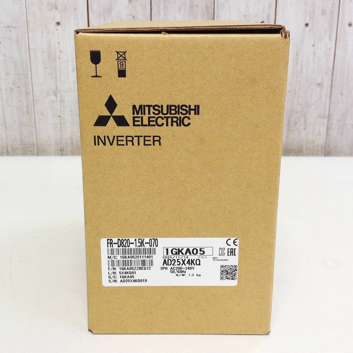【AH-15225】新品未使用品 MITSUBISHI 三菱電機 インバータ FR-D820-1.5K-070