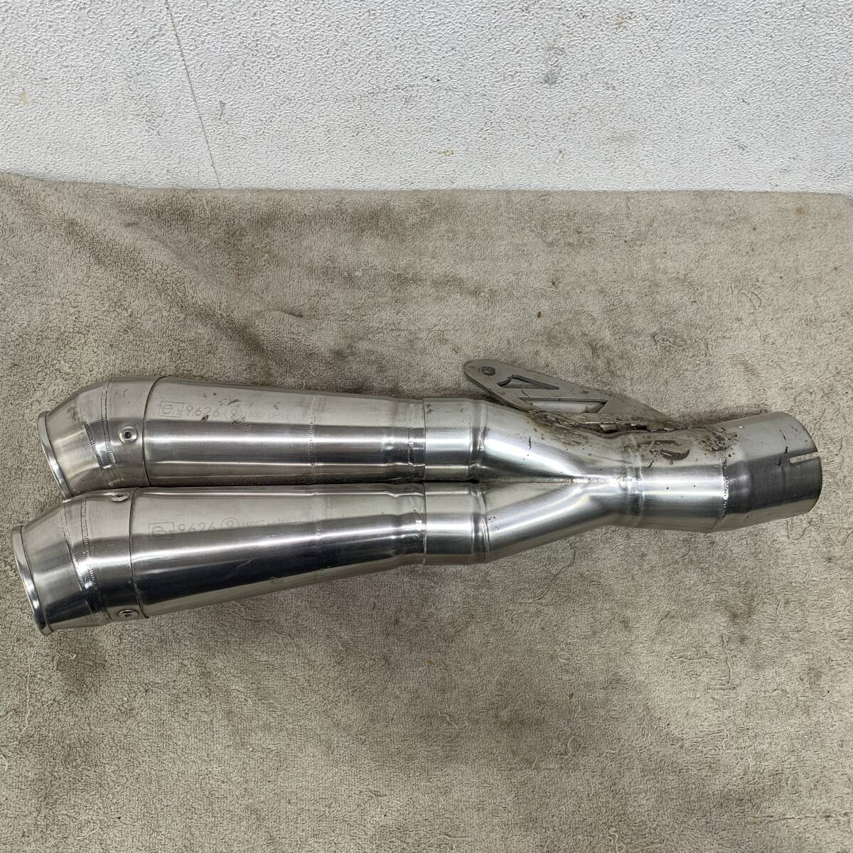 LASER　レザー　スリップオンマフラー　Z1000　刻印　e31 9626 ⑨　L0007　LASER31　XZ4710