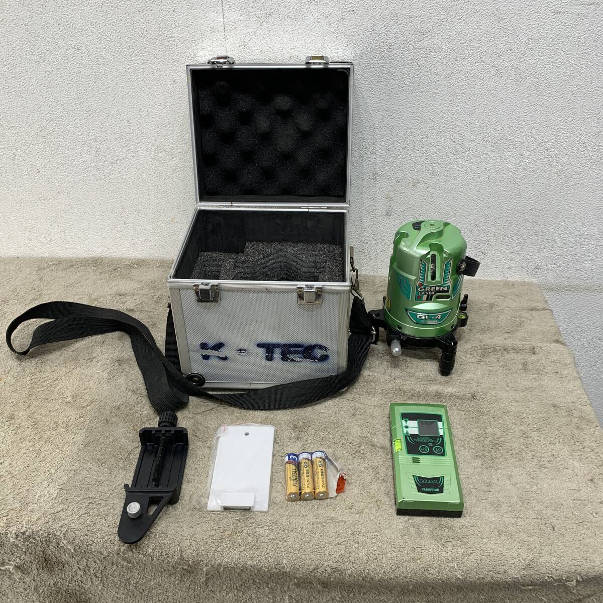 ヤマシン　GREEN LASER　GL-4　レーザー水平器　墨出し機 水平　XZ4718