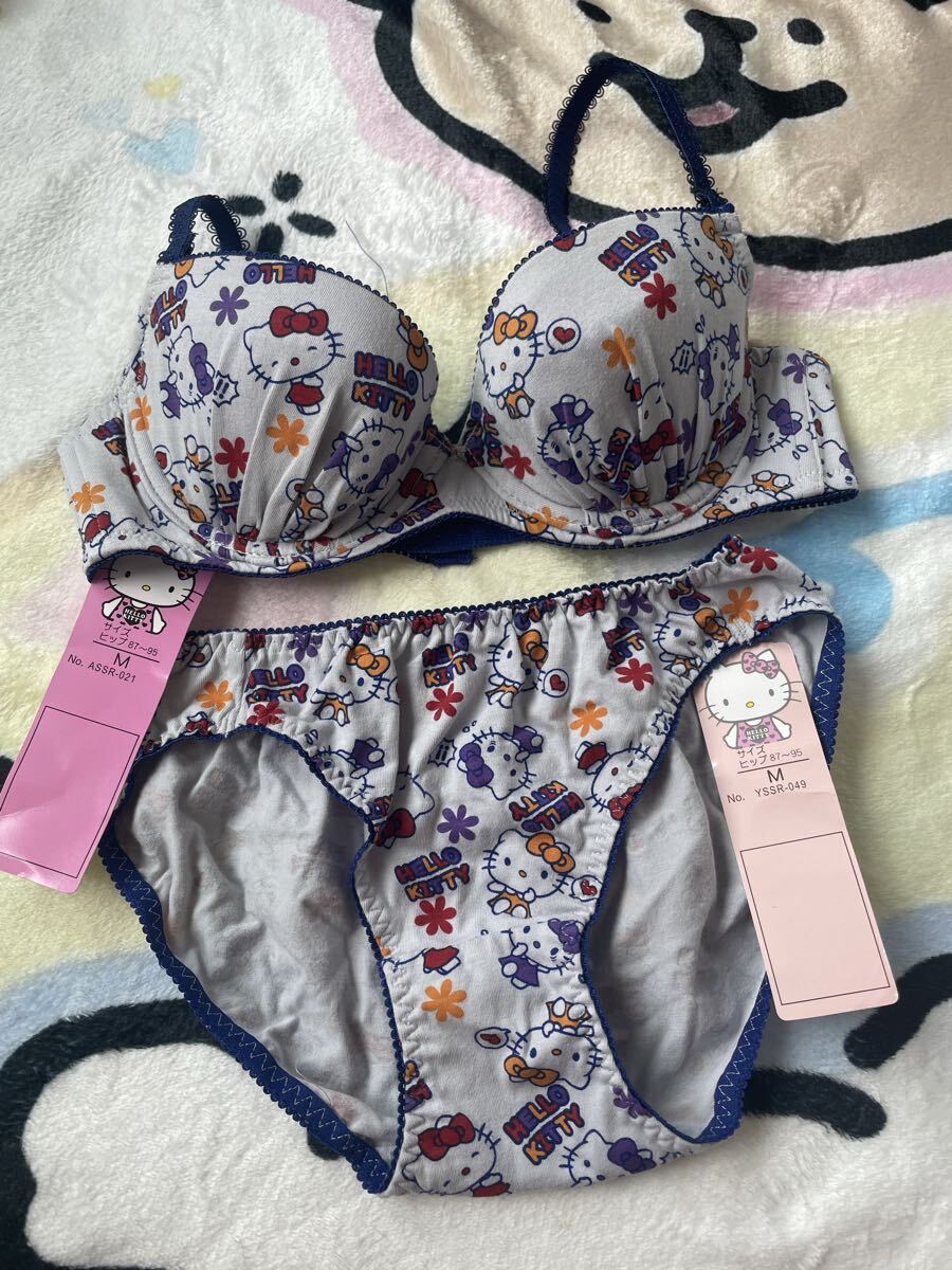 ハローキティ ブラジャー＆ショーツ　上下セット Mサイズ サンリオ　新品