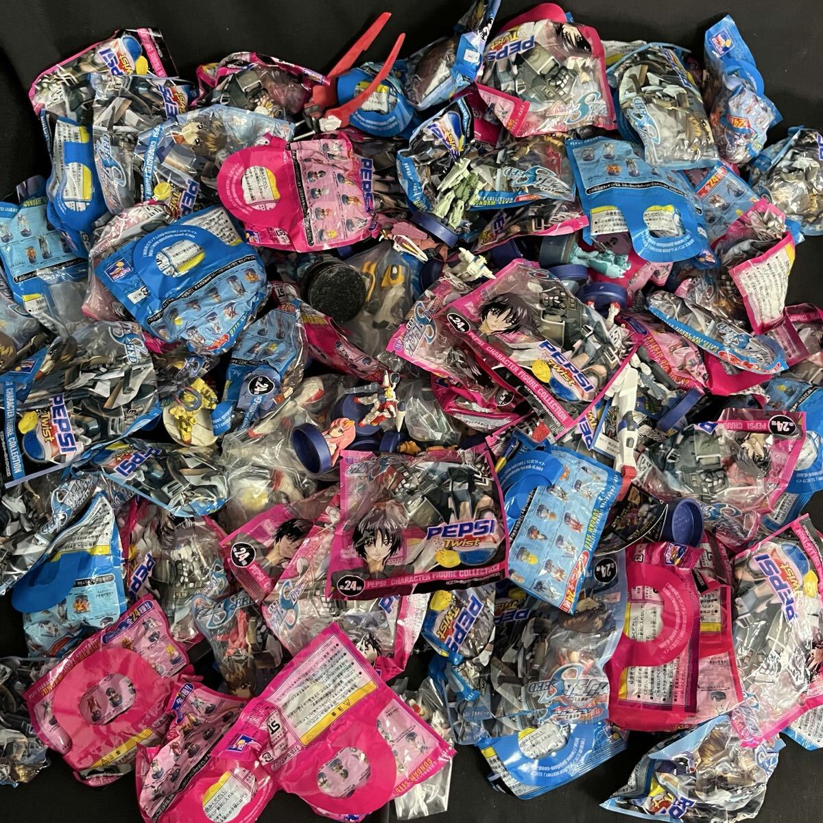 R ペプシ PEPUSHI ガンダム GUNDAM まとめ約1.6kg 機動戦士ガンダム戦記 食玩 フィギュア ボトルキャップ 新品未開封含 R26071710 など