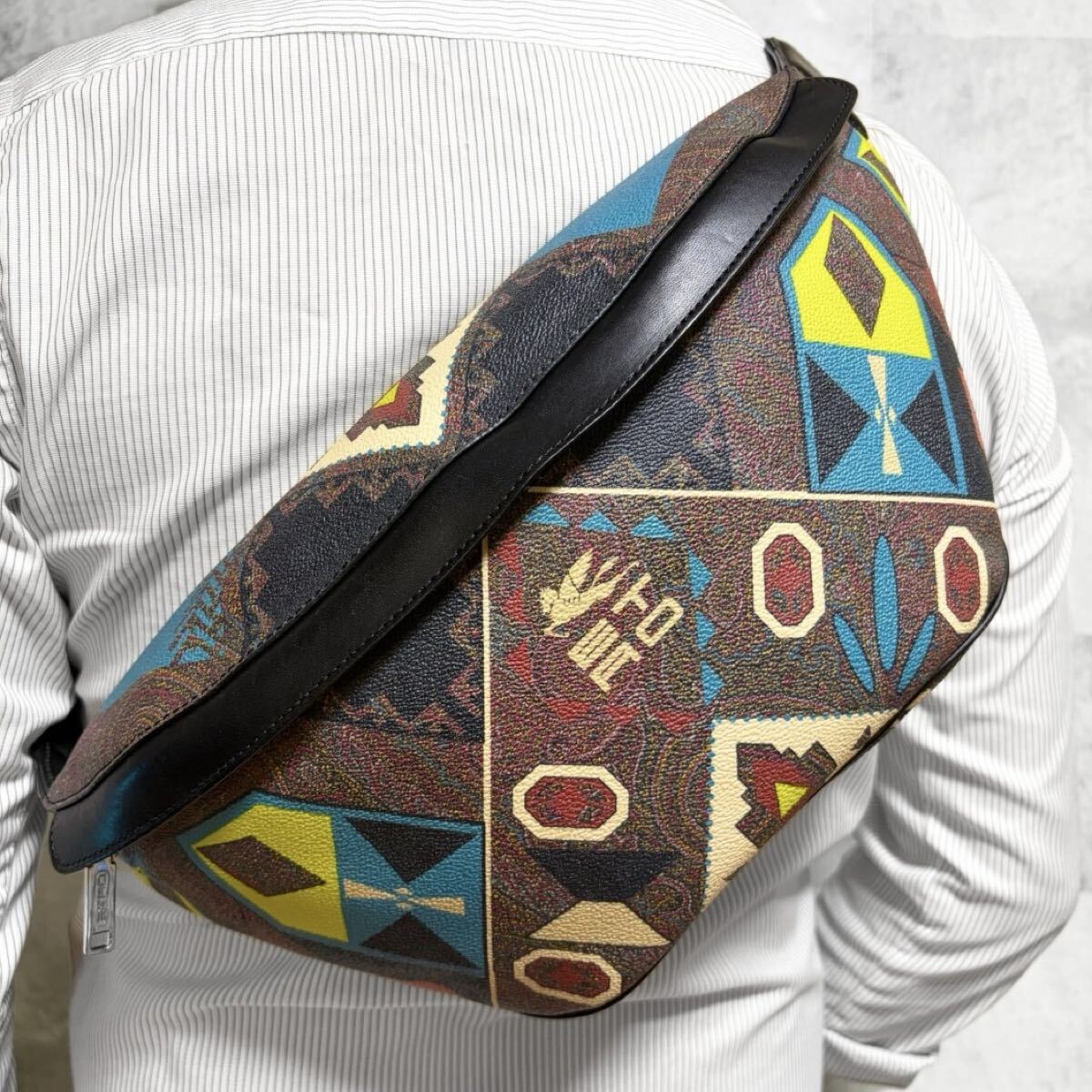 超希少/極美品◎ エトロ ETRO メンズ 近年モデル ボディバッグ ウエストポーチ ペイズリー総柄 ジオメトリック ロゴ ペガソ マルチカラー 