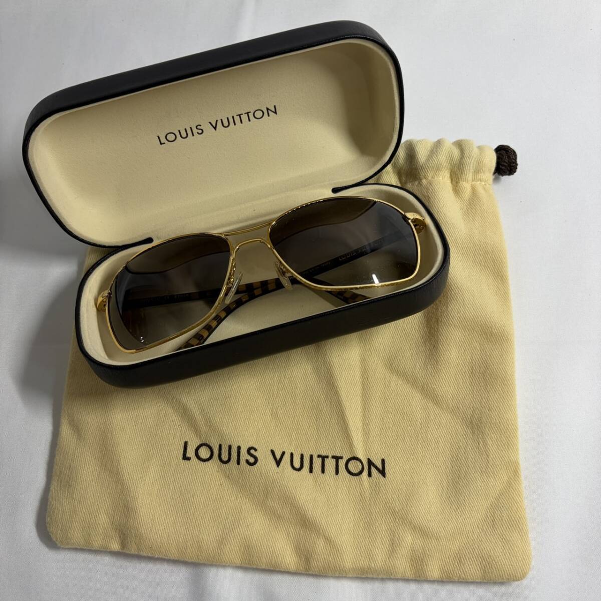 LOUIS VUITTON　ルイヴィトン　コンスピラシオン パイロット　サングラス 　LV　ヴィトン　ケース付き　