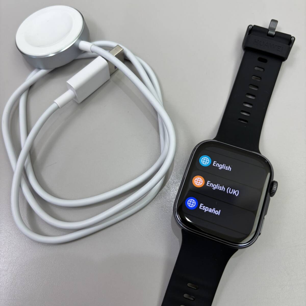 HUAWEI WATCH FIT 4　黒　ブラック　ファーウェイ　スマートウォッチ　初期化済み　純正充電器付き　Huawei　