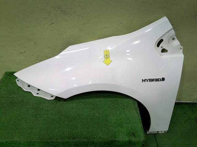 プリウス DAA-ZVW50 左Fフェンダー 2ZR-FXE 040 53802-47100 中古