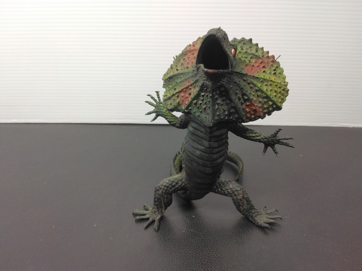 Y 当時物　レトロ　エリマキトカゲ　香港製　おもちゃ　玩具　ソフビ　飾り物　ヴィンテージ　置物