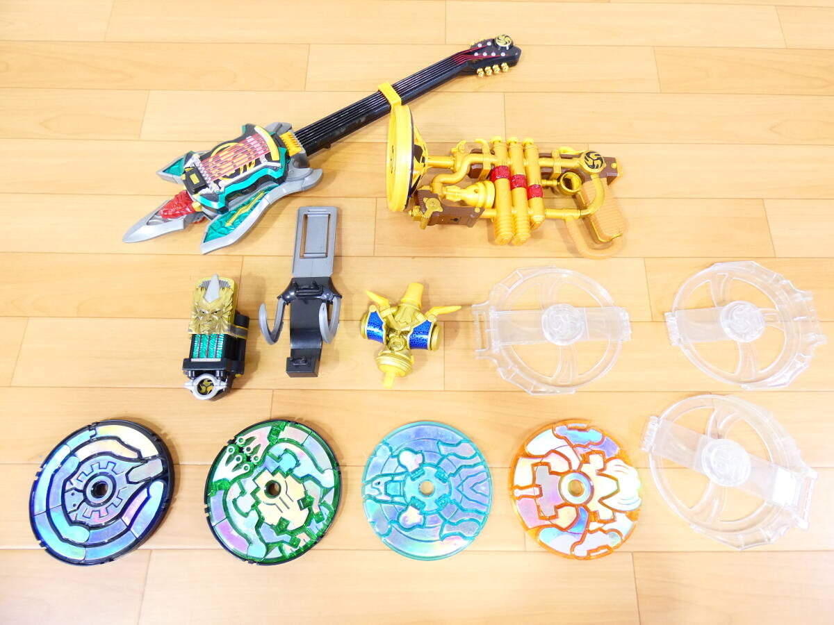 (S)◎ジャンク バンダイ 仮面ライダー響鬼 なりきり玩具セット 変身アイテム＆武器セット まとめて 約1.5㎏ 動作未確認 2005年 ＠100(7)