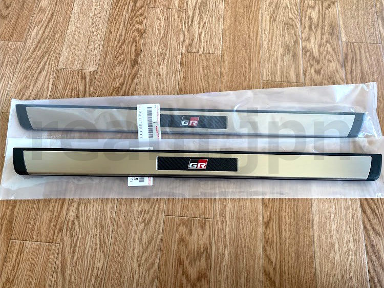 新品 トヨタ純正 GR ヤリス GRヤリス フロントドア スカッフプレート スカッフ プレート 左右 TOYOTA GENUINE YARIS GR SCUFF PLATE JDM