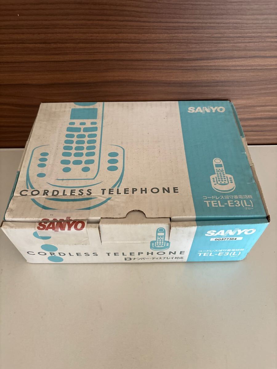 60. お35 7.12 通電ジャンク　 電話機　当時物　外箱付き　 SANYO 型式 TEL-E3