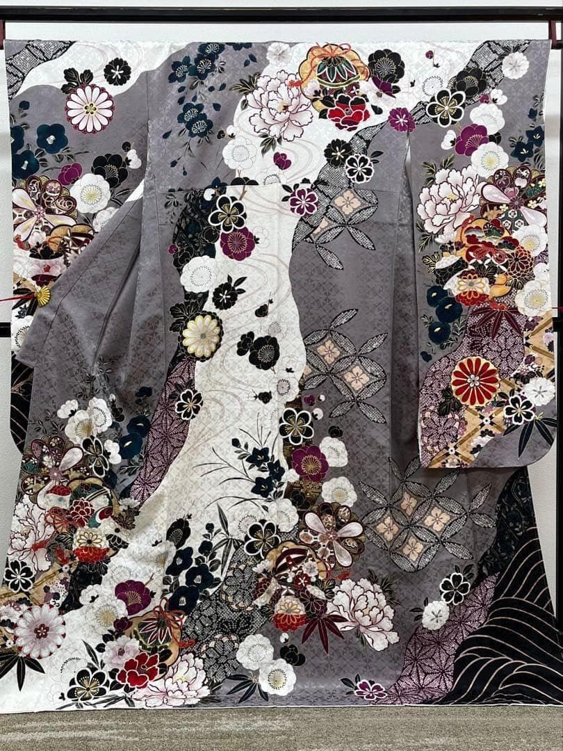 振袖 刺繍 金彩 銀彩 紋意匠 身丈168cm 新品未使用品 MO3485
