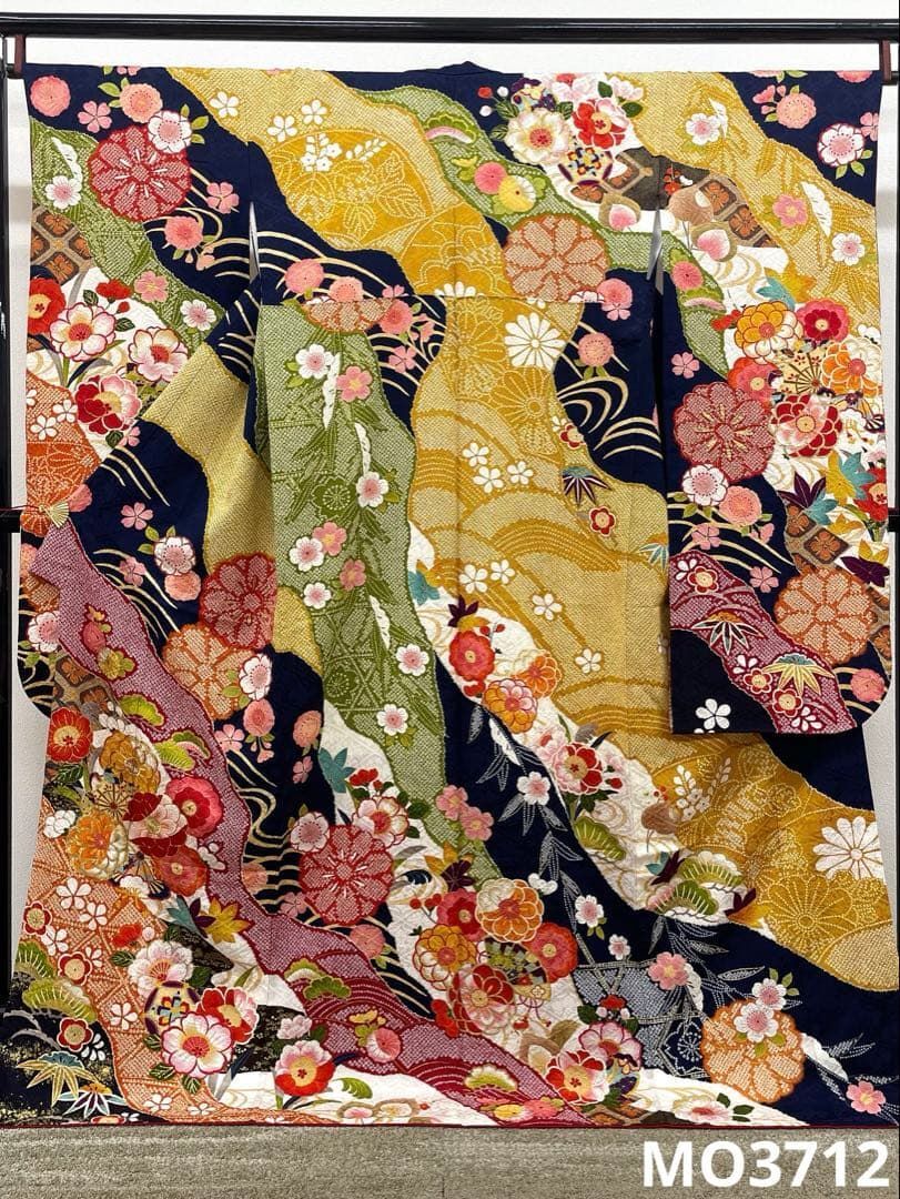 振袖 相良刺繍 金駒 金彩 紋意匠 身丈168cm 撥水加工済 MO3712