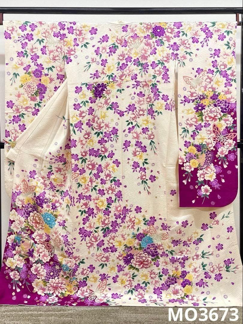 振袖 刺繍 金彩 紋意匠 身丈170cm 撥水加工済 MO3673