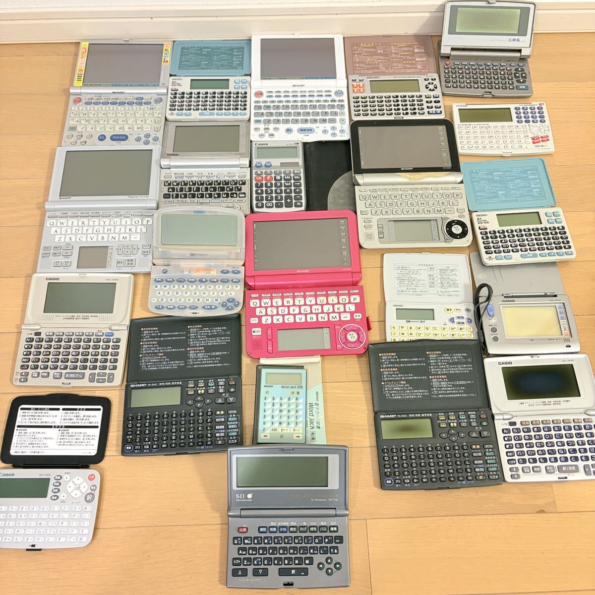 電子辞書 大量まとめ売り 20点以上 CASIO SHARP SEIKO等 ジャンク　動作未確認