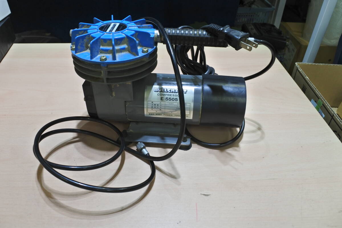 B0703　BULLCRAFT エアーコンプレッサー E5305　個別説明を必ずお読みください