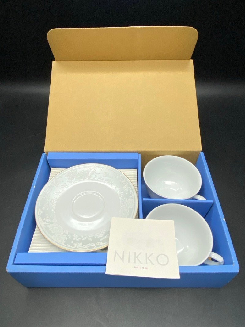 さりげなくゴージャス！ Nikko ペアカップ＆ソーサー 薔薇 金彩 ☆ちょこオク☆60