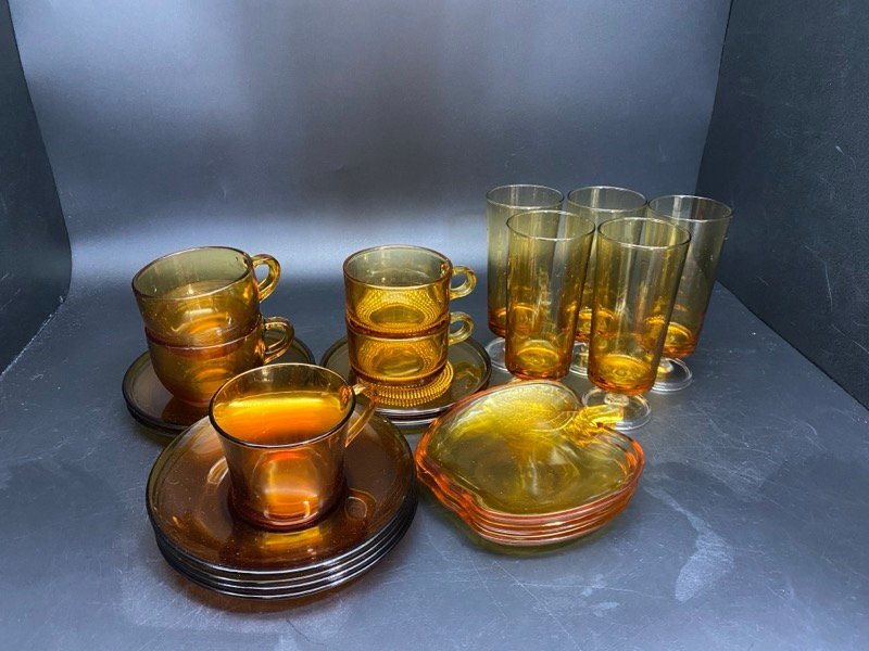 琥珀色 昭和レトロ 　カップ ソーサー　アンバーグラス　 ティーセット　レトロ 　リンゴ皿　グラス　アンバー　コーヒー☆ちょこオク☆140