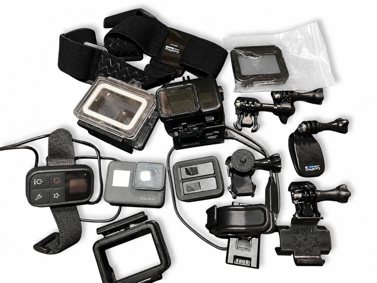 GoPro HERO5 Black 純正バッテリー2個 充電器 リモコン 防水ケース ヘッドストラップ アクセサリー多数 動作確認済み 送料無料 1円スタート