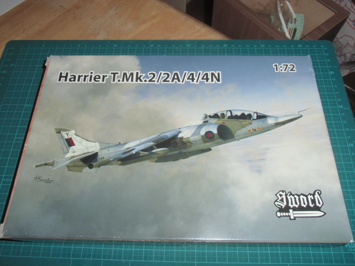 1/72　ハリアー T.Mk.2/2A/4/4N　複座練習機　ソード Sword　SW72098　Harrier　エッチングパーツ入り