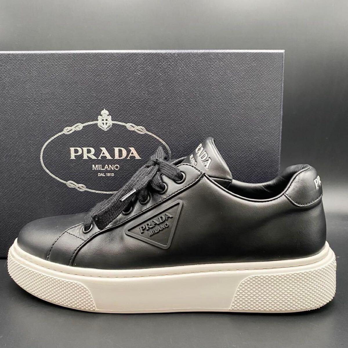 1円【美品】PRADA プラダ 三角ロゴ スニーカー レザー ロゴ メンズ 厚底 シューズ 靴 ブラック 黒 ホワイト 白 サイズ25cm相当