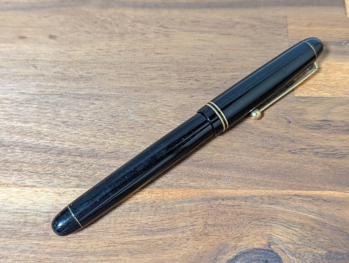o26　万年筆　PILOT　パイロット　custom67　筆記用具　ペン　ブラック　日本製