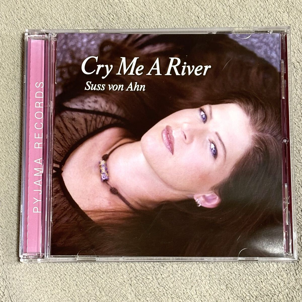 スス・フォン・アーン Suss von Ahn / Cry Me A River 