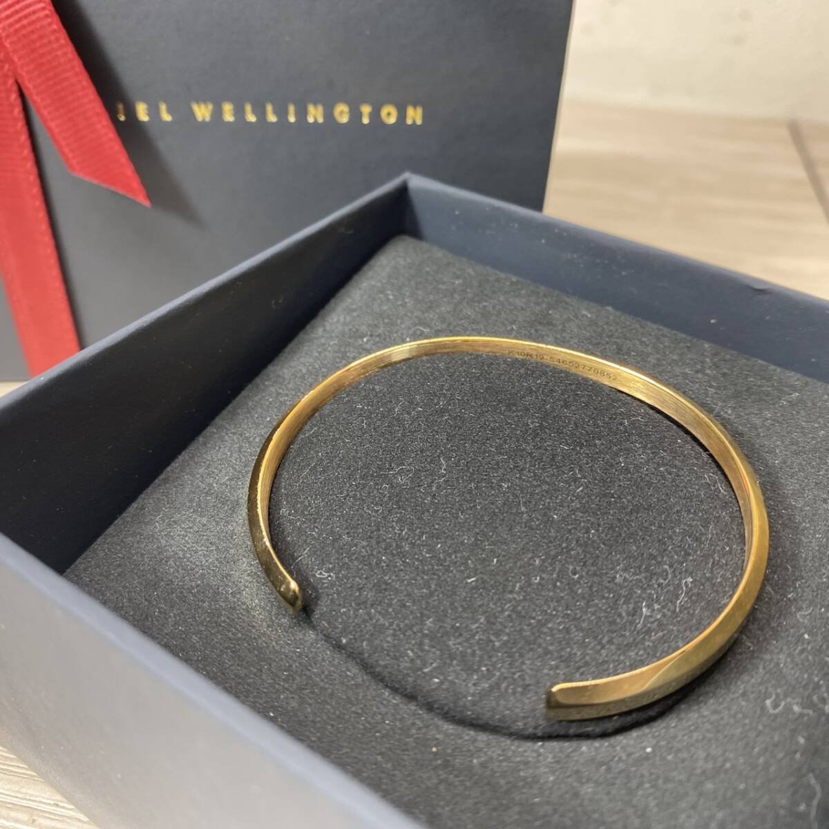 【MH-3596】中古美品 Daniel Wellington ダニエル ウェリントン K10R19-54652770852 ブレスレット バングル アクセサリー ゴールド系