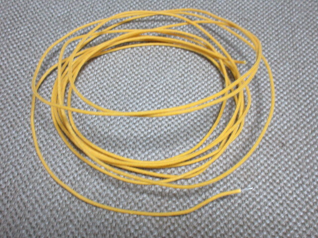 ギターアンプ内部配線用 布巻きプッシュバックワイヤー Vintage Solid Core Push back Wire 黄 AWG20 4m
