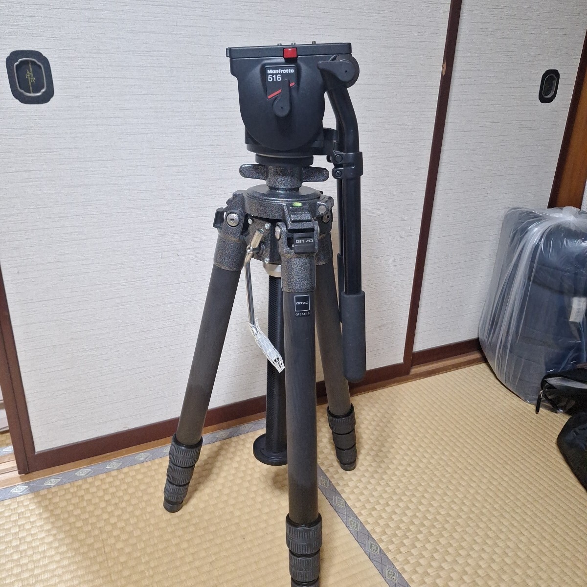 未使用に近いGITZO GT5541LS GS5310GS 5型 カーボン ＋ Manfrotto 516 ビデオ雲台 セット（ハンドル2本・プレート付） 三脚 ジッツオ　