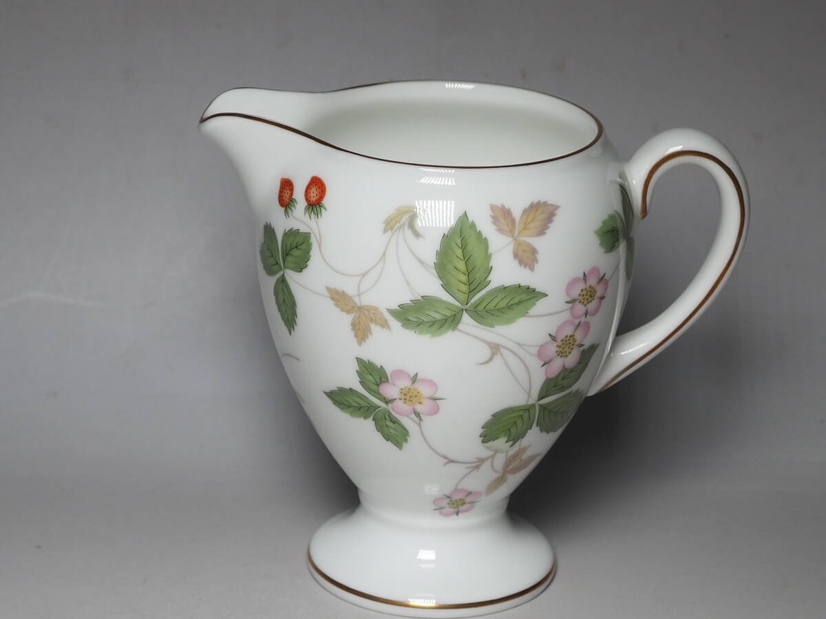 WEDGWOOD ウエッジウッド WILD STRAWBERRY　ワイルドストロベリー クリーマー