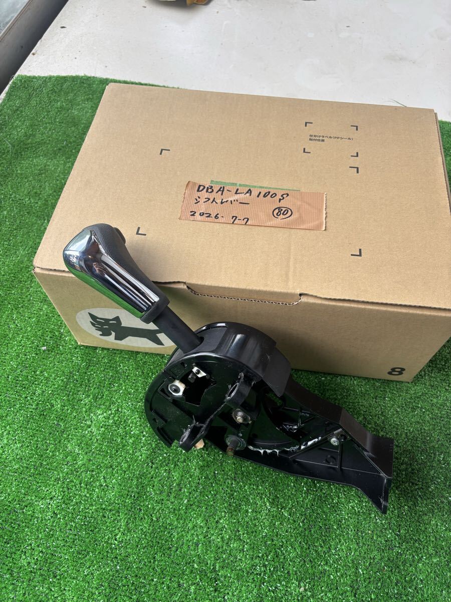 ダイハツ ムーヴ LA100S シフトレバー ASSYシフトノブ　メッキ付